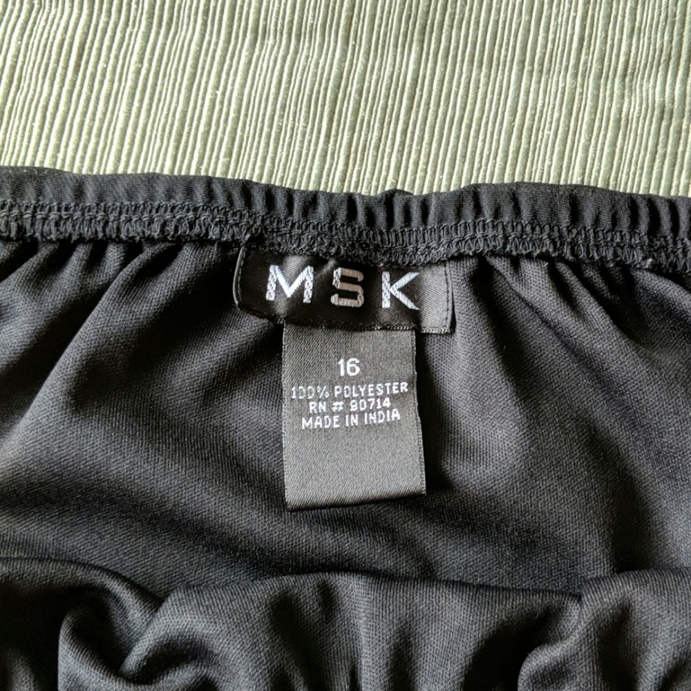 Skirt - Picture 2 of 3